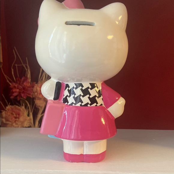 Hello Kitty Pink and White Figurine - Picture 4 of 13